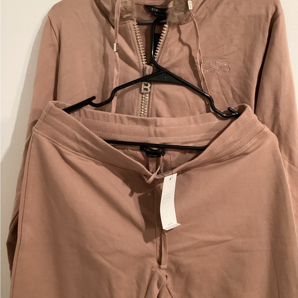 BCBGMaxAzria Beige Hoodie with Faux Fur Trim - Picture 3 of 16